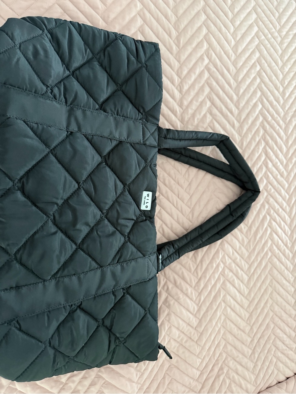 WILO Black Quilted Tote with Matching Pouches - Picture 3 of 9